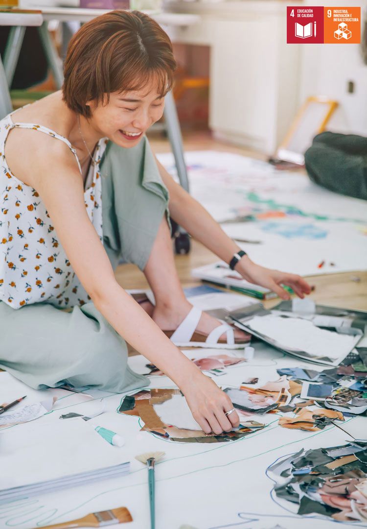 Foto de un artista trabajando.